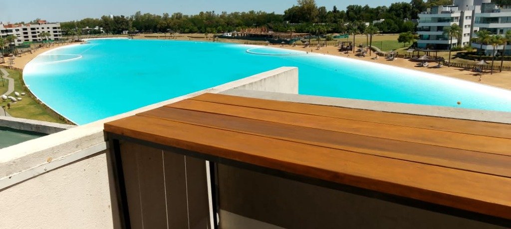 Vista del Lagoon desde la pérgola — Marcelo Benítez Construcciones